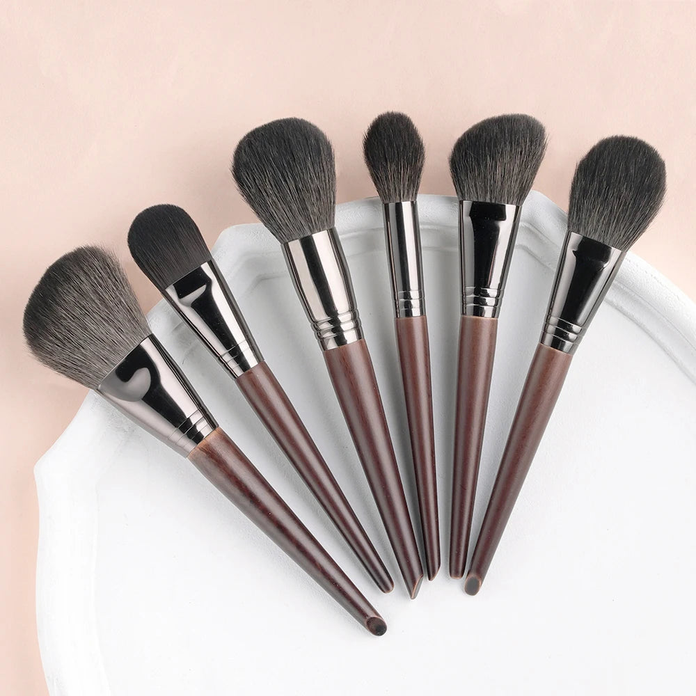 Tapered highlighter brush - Vivian