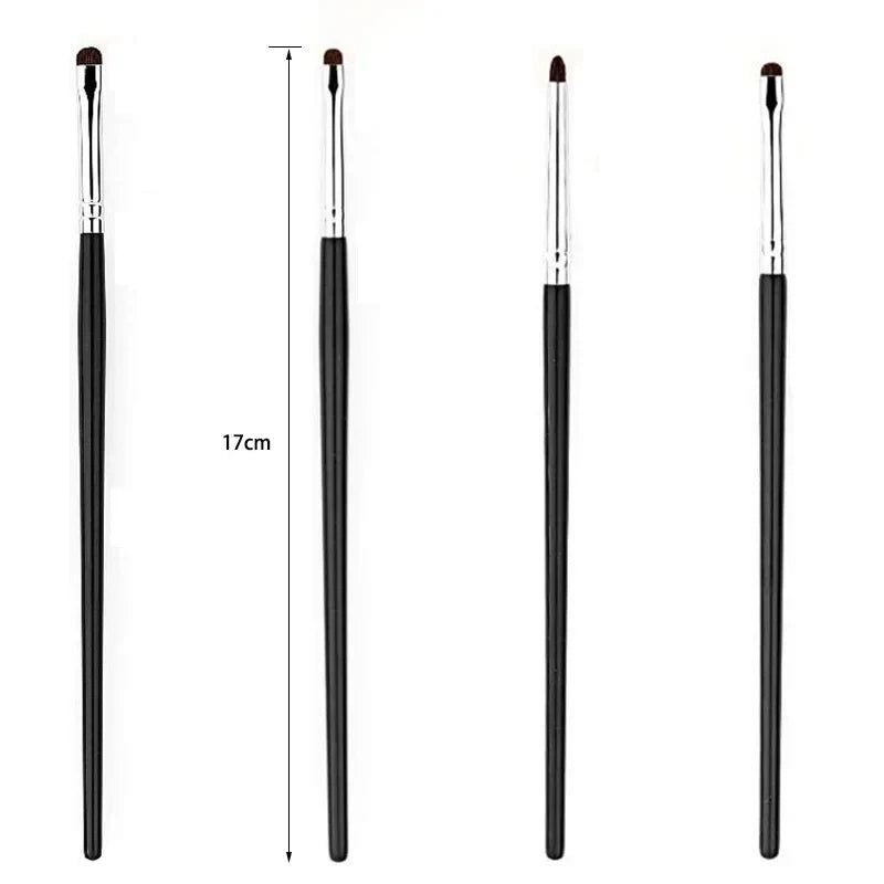 Small Angled Eyeshadow Brush - Vivian