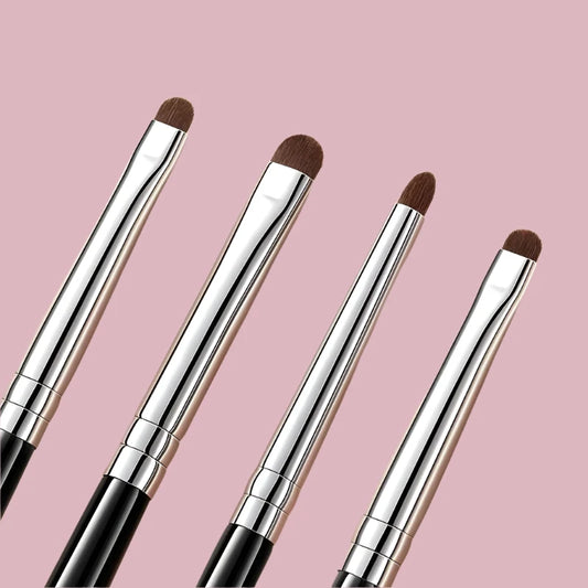 Small Angled Eyeshadow Brush - Vivian