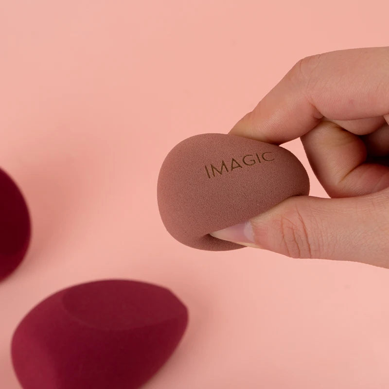 Makeup sponge for applying foundation - Vivian